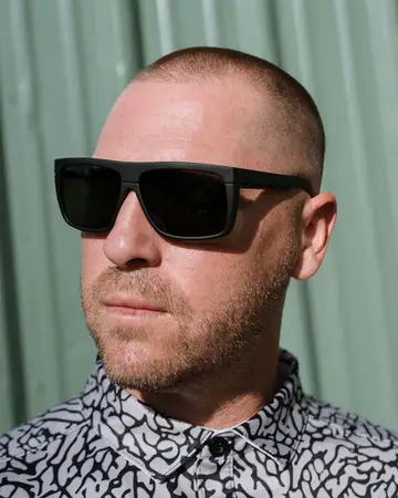 Electric black top glasses sales