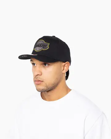 La Lakers Outline Classic Red Cap Chances Surf NZ