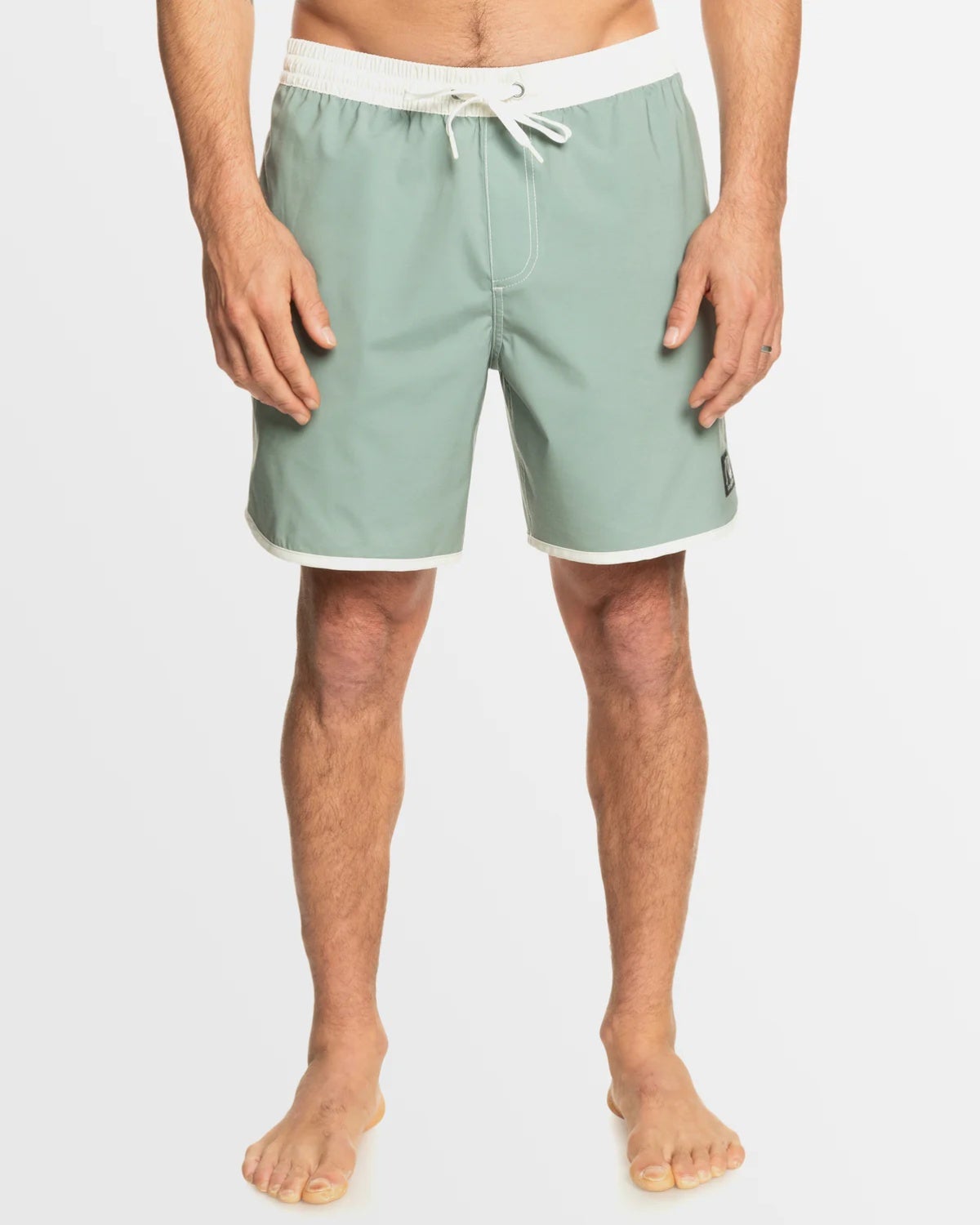 Quiksilver Original Scallop 17NB Volley Short in Chiinois Green