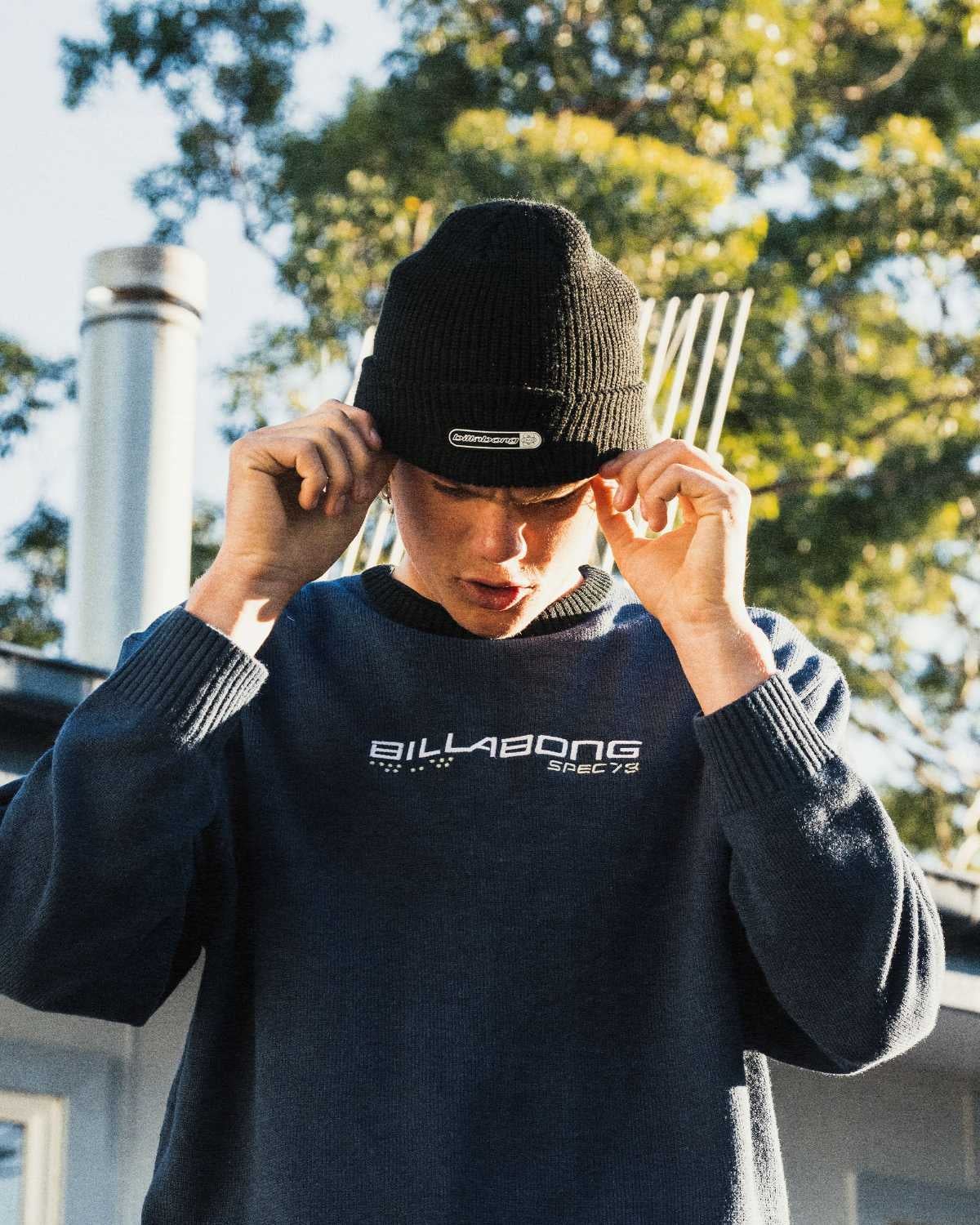 新品　SKYLRK BEANIE CAVE BLACK Spec Orbit Beanie in Black | Chances Surf NZ